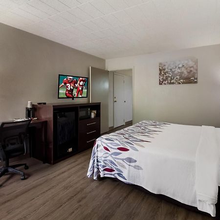 Red Roof Inn New Stanton Dış mekan fotoğraf