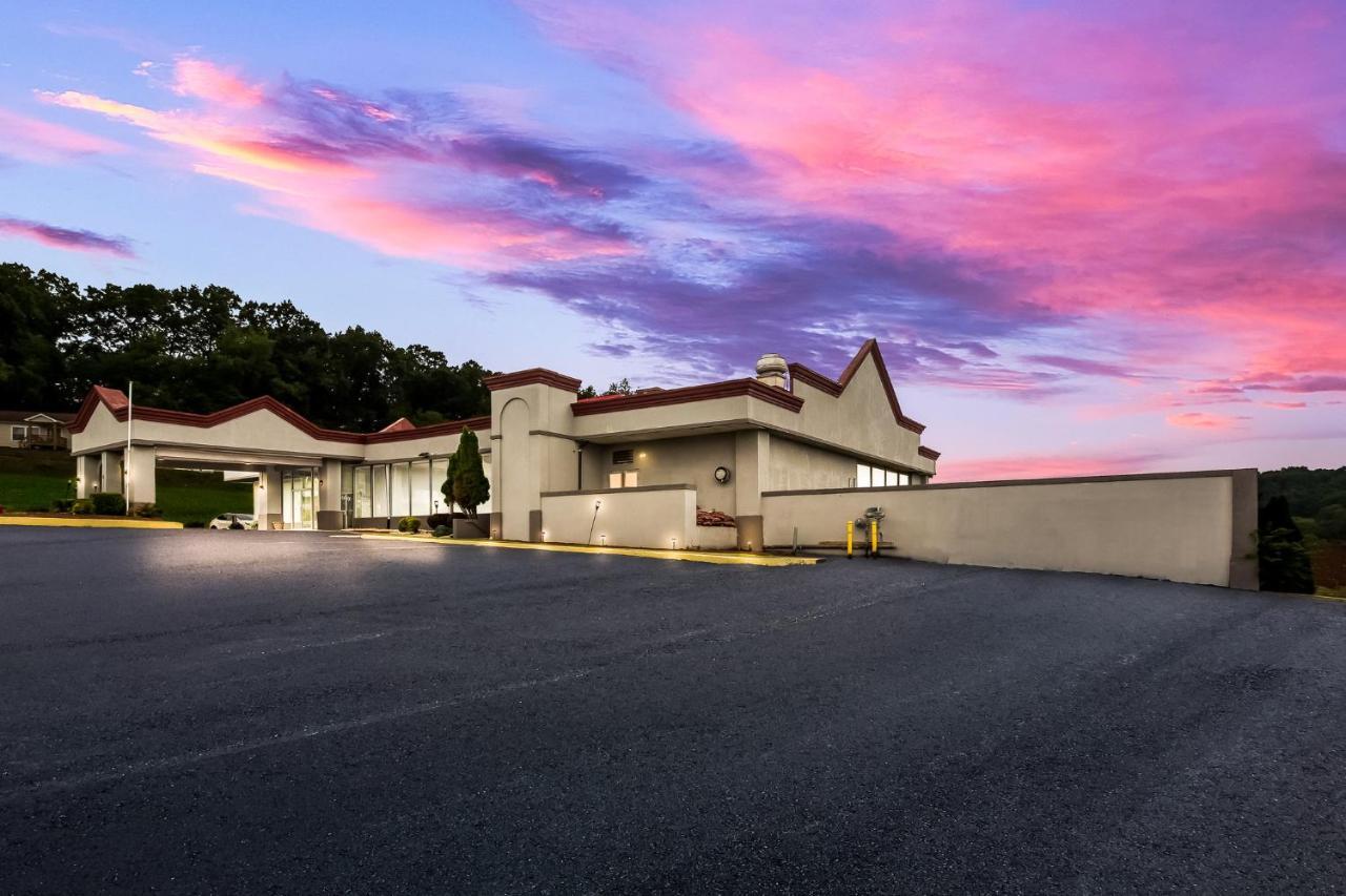 Red Roof Inn New Stanton Dış mekan fotoğraf