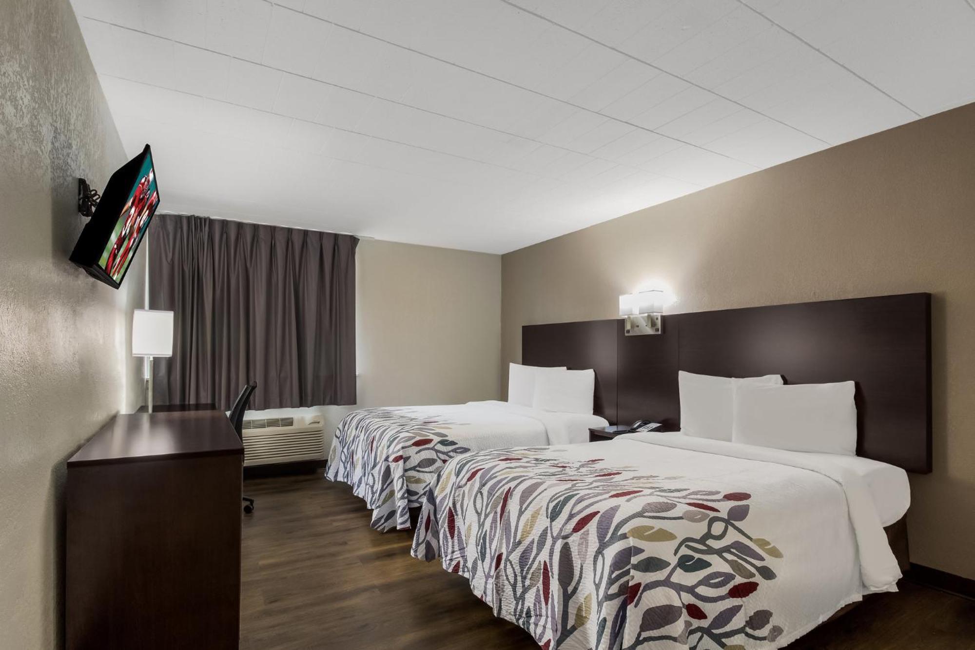 Red Roof Inn New Stanton Dış mekan fotoğraf