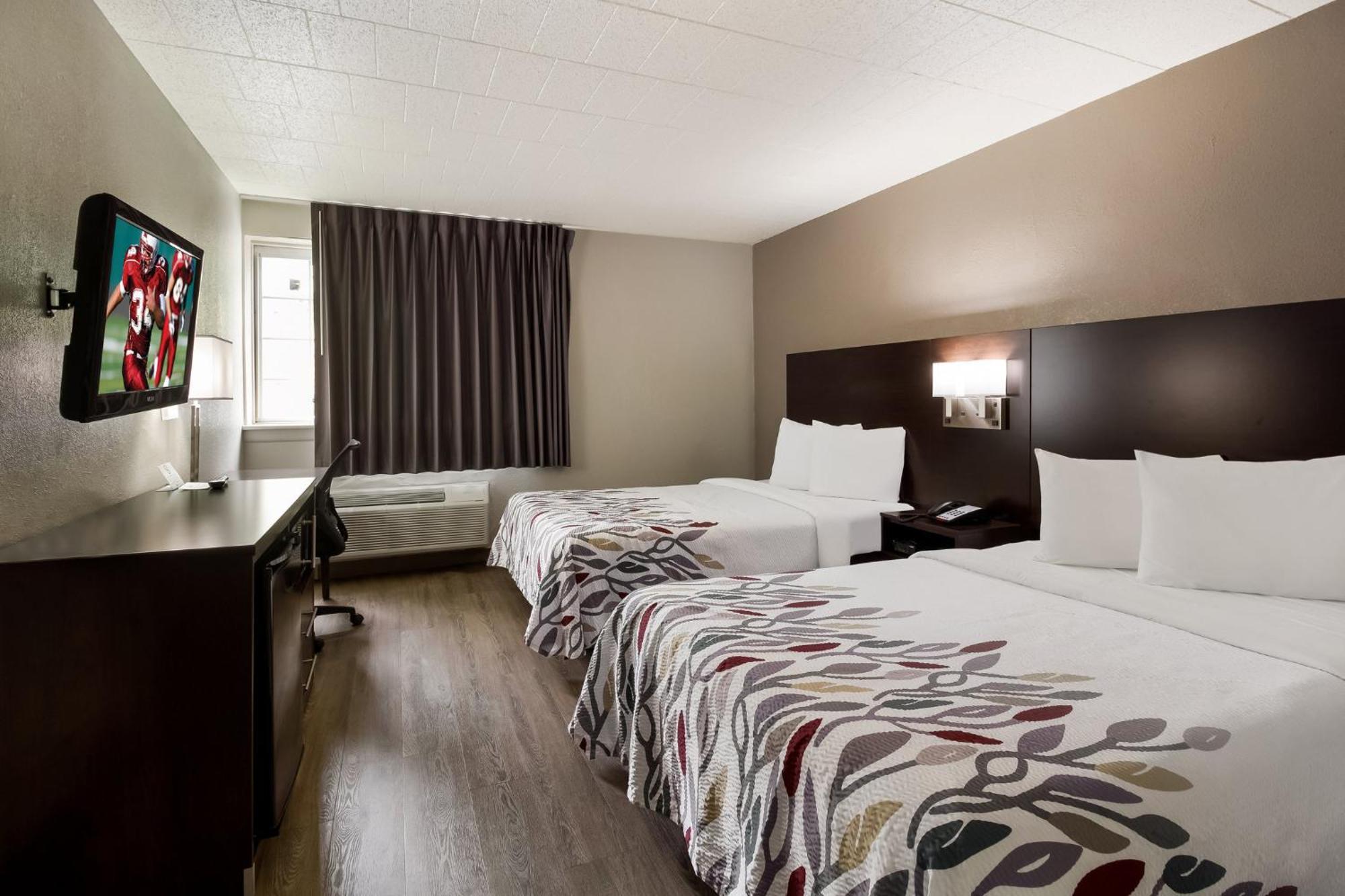 Red Roof Inn New Stanton Dış mekan fotoğraf