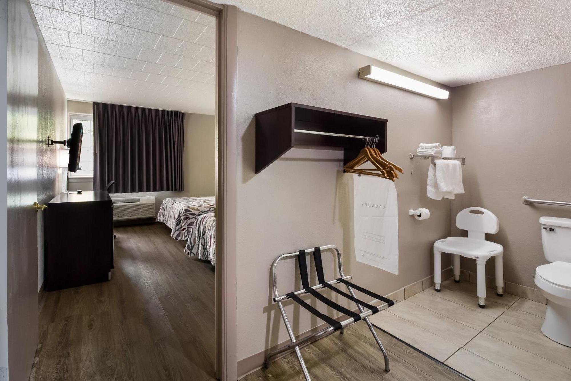 Red Roof Inn New Stanton Dış mekan fotoğraf